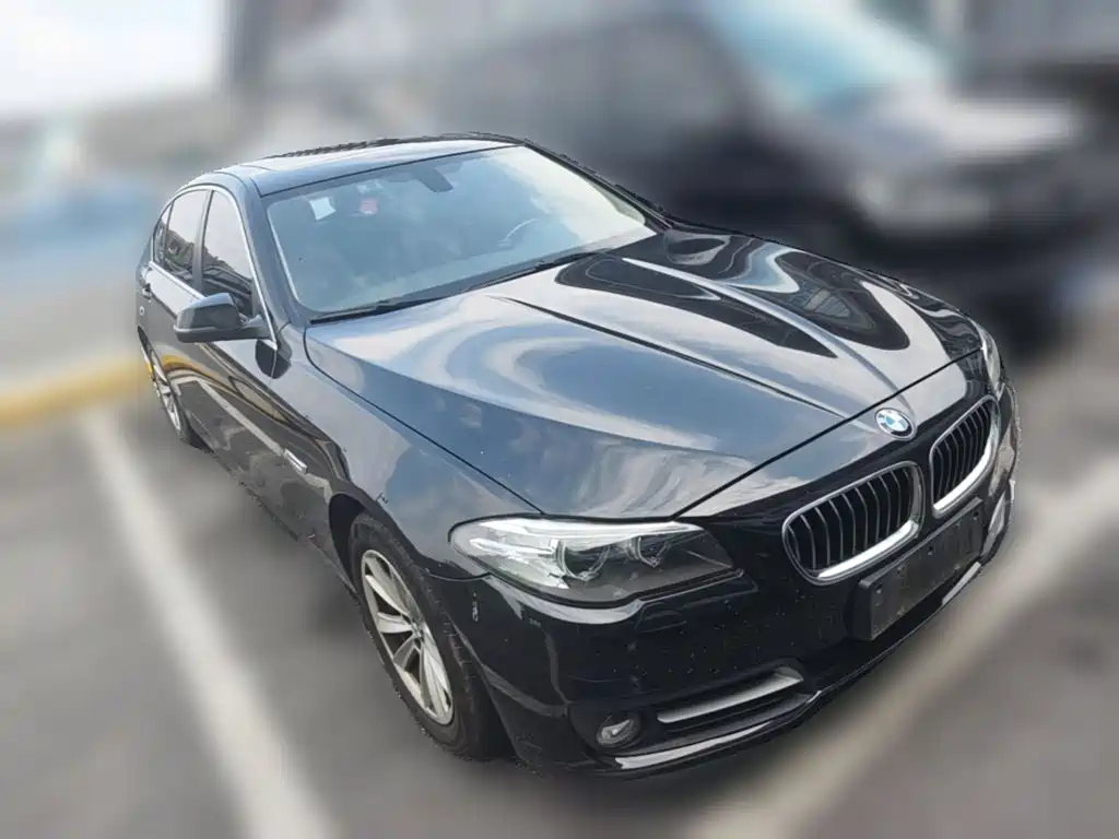 BMW 5 Series — миниатюра 6