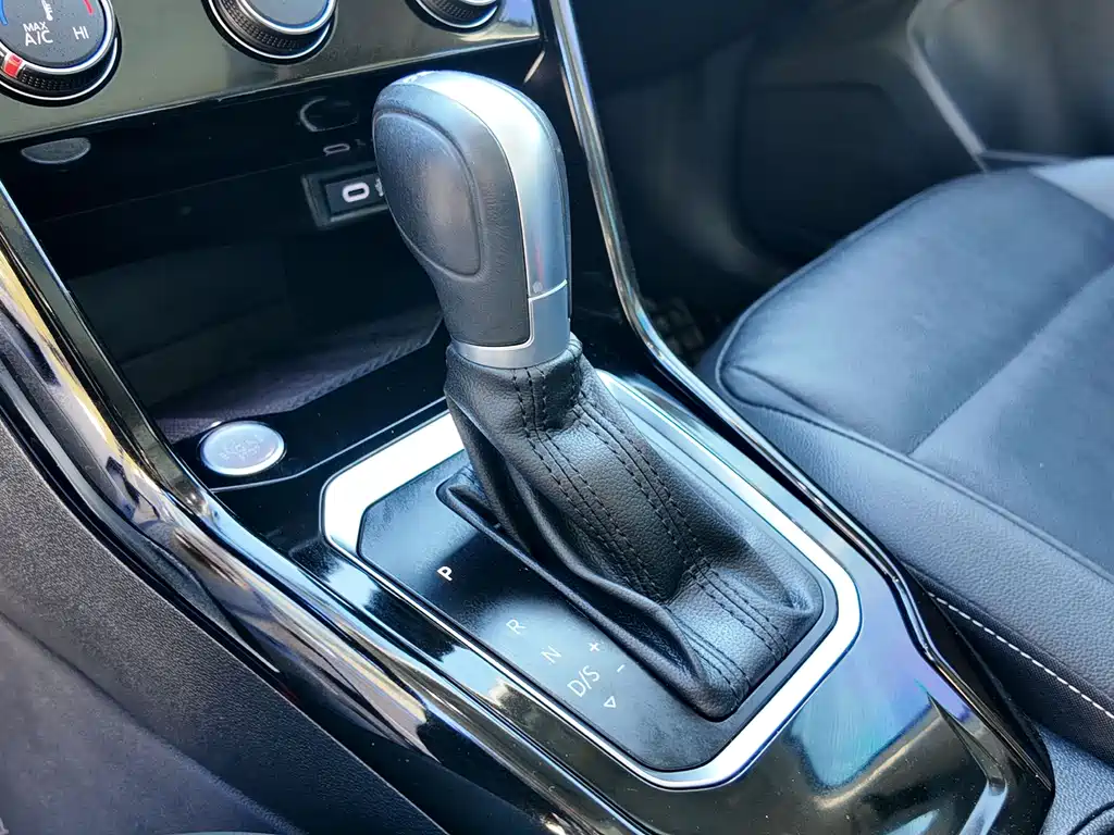 VOLKSWAGEN T ROC EXPLORING SONGS