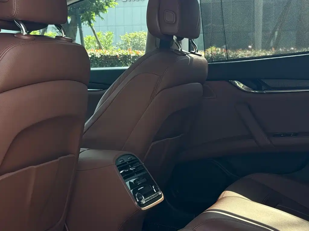 Maserati Quattroporte — миниатюра 6