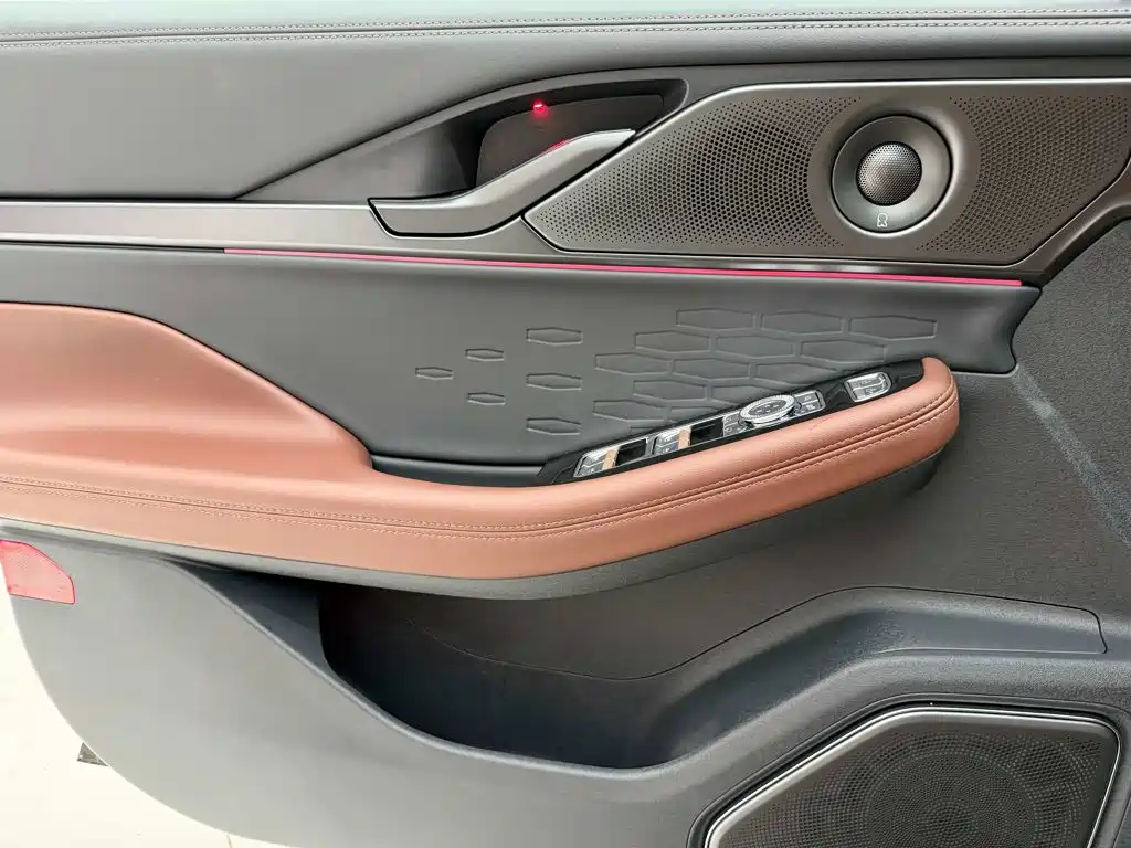Lincoln Z — миниатюра 16