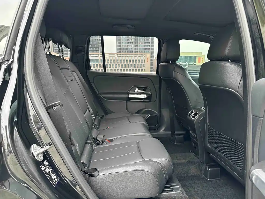 Mercedes-Benz GLB — миниатюра 19
