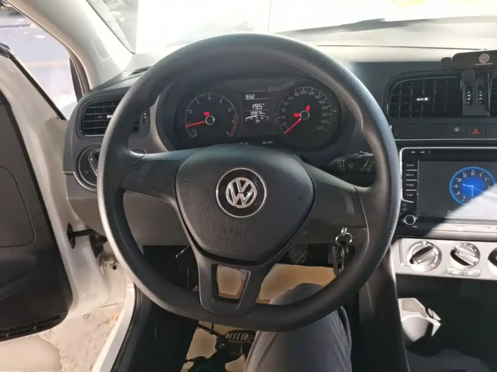 Volkswagen Polo — миниатюра 11
