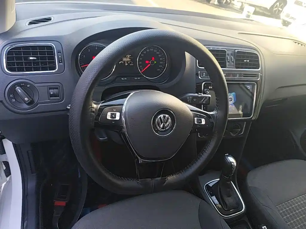 Volkswagen Polo — миниатюра 11