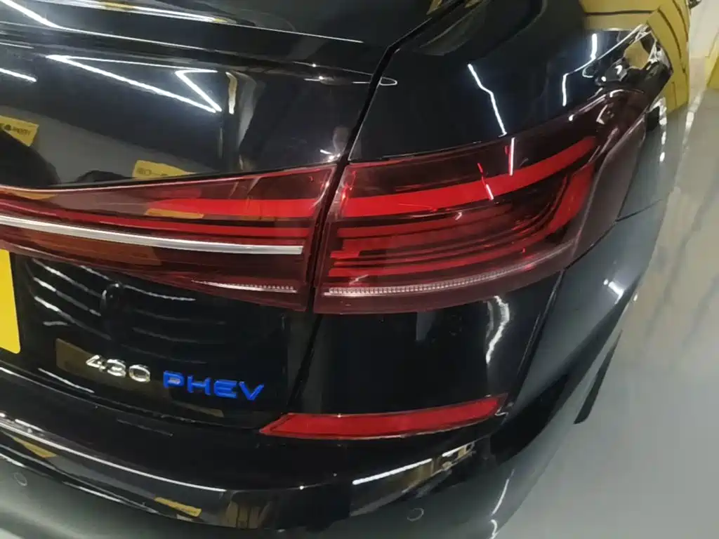 Volkswagen Passat PHEV — миниатюра 8