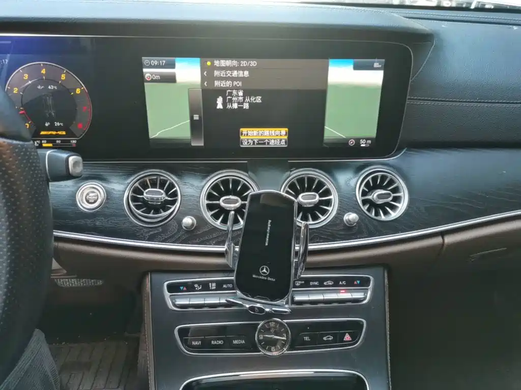 Mercedes-Benz E-Class — миниатюра 13
