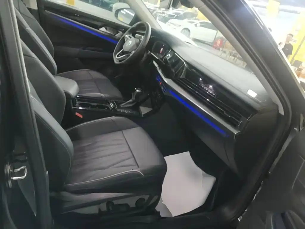 Volkswagen Passat PHEV — миниатюра 25