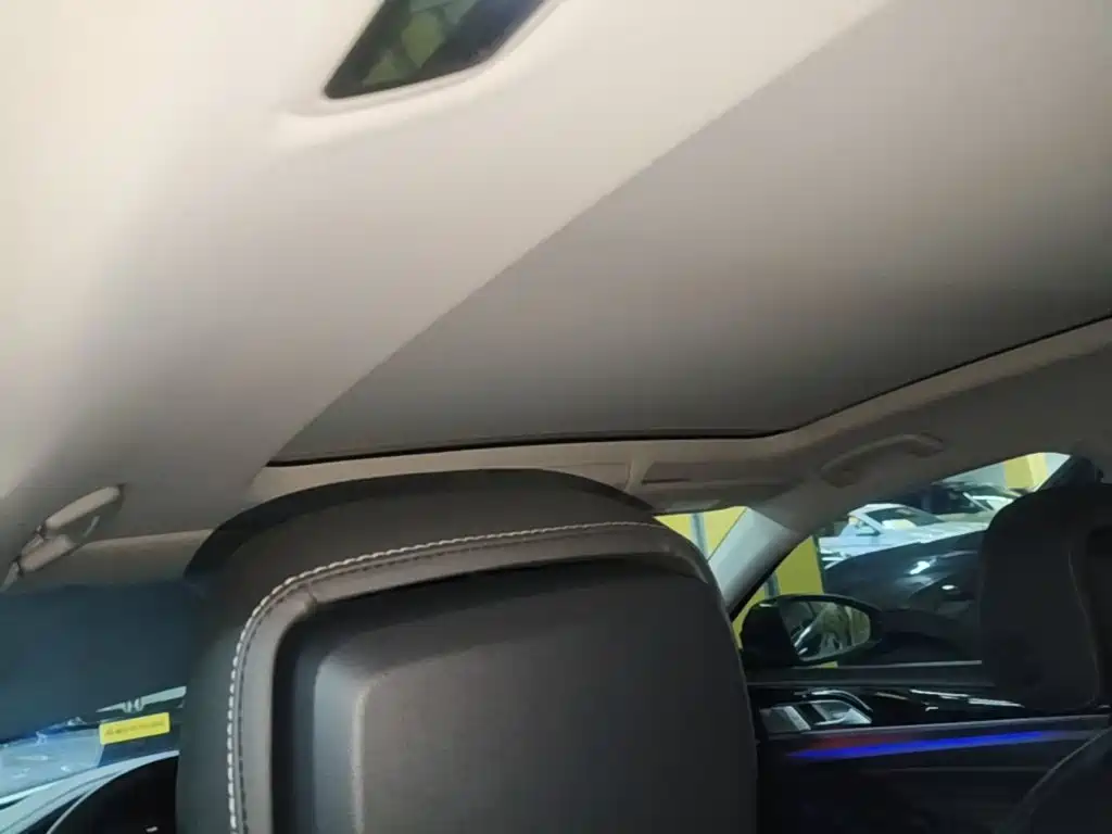 Volkswagen Passat PHEV — миниатюра 18