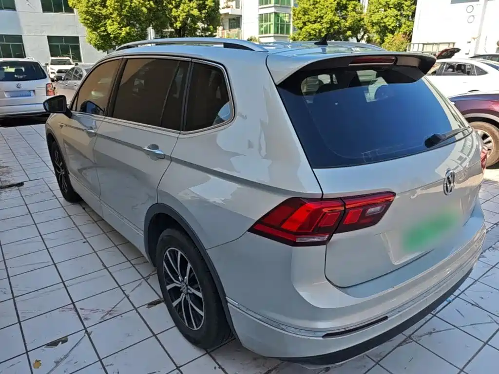 Volkswagen Tiguan L PHEV — миниатюра 5