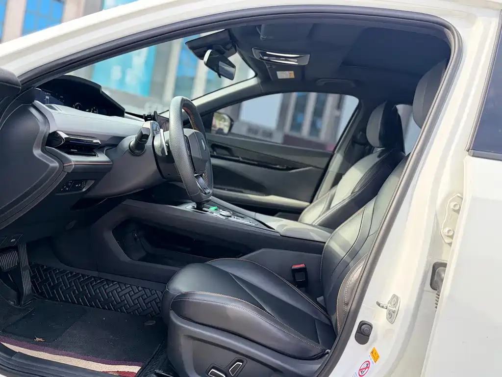 Changan UNI-V 2022 1.5T Luxury