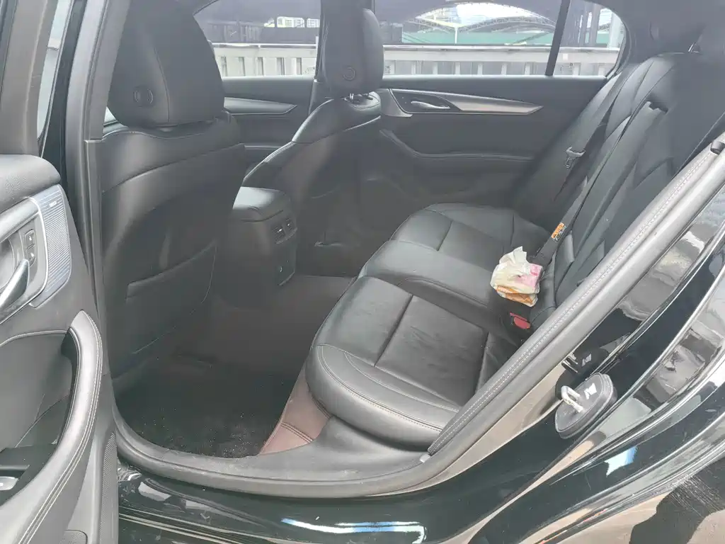Cadillac CT5 — миниатюра 8