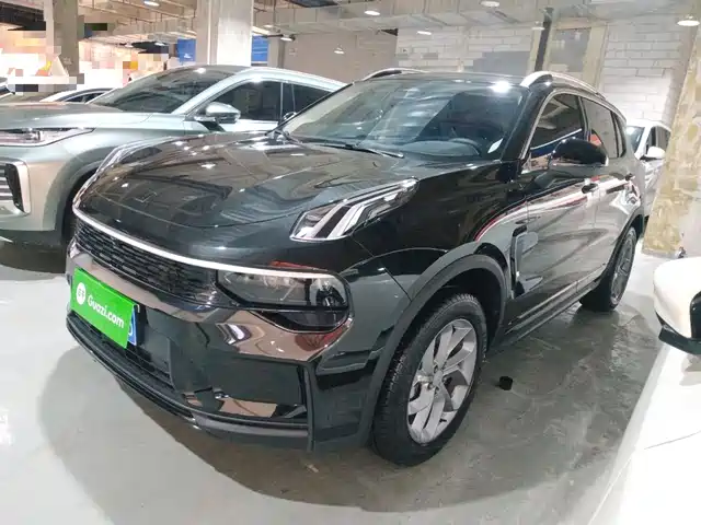 Lynk & Co 01