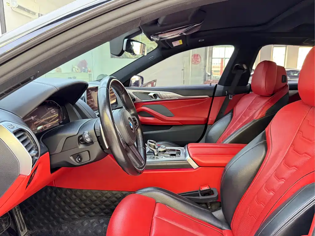 BMW 8 Series — миниатюра 6