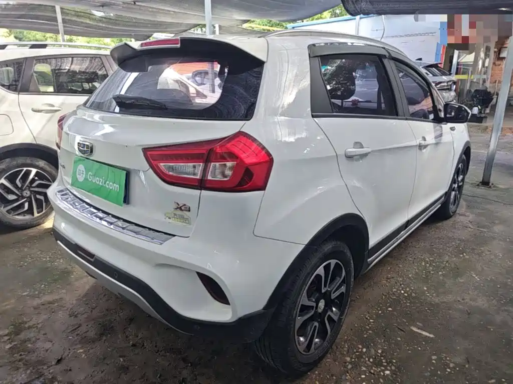 Geely Vision X3 — миниатюра 7