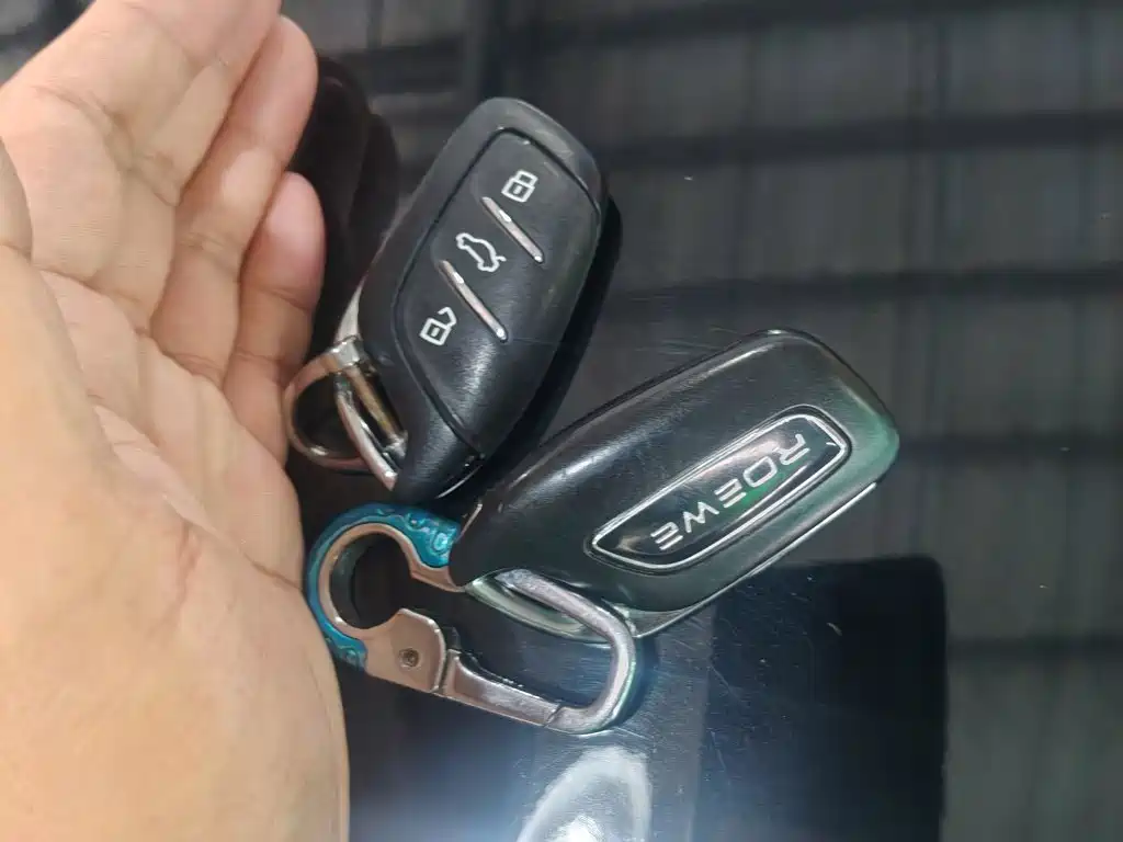 Roewe RX5 New Energy — миниатюра 9