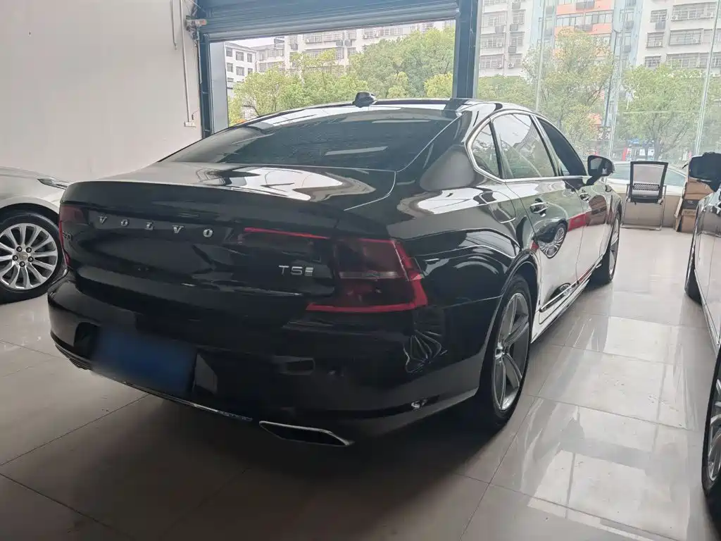 Volvo S90 — миниатюра 11