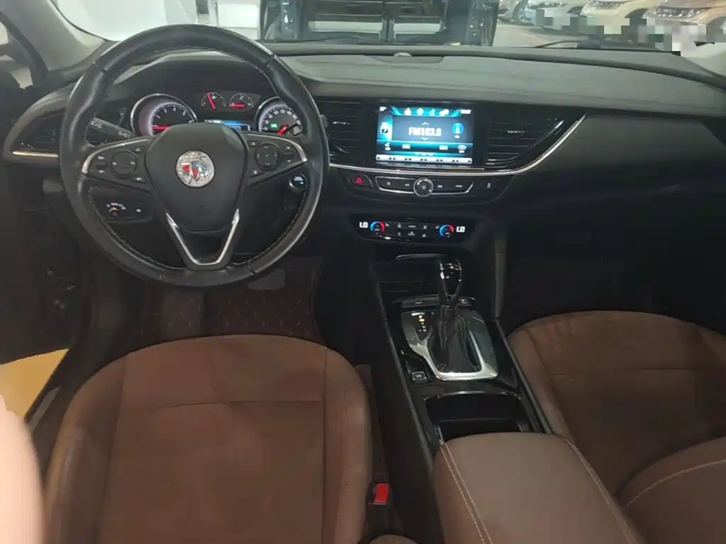 Buick Regal — миниатюра 10