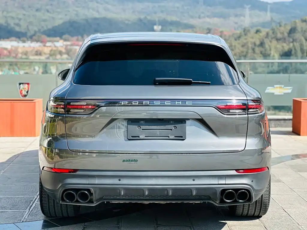 PORSCHE CAYENNE