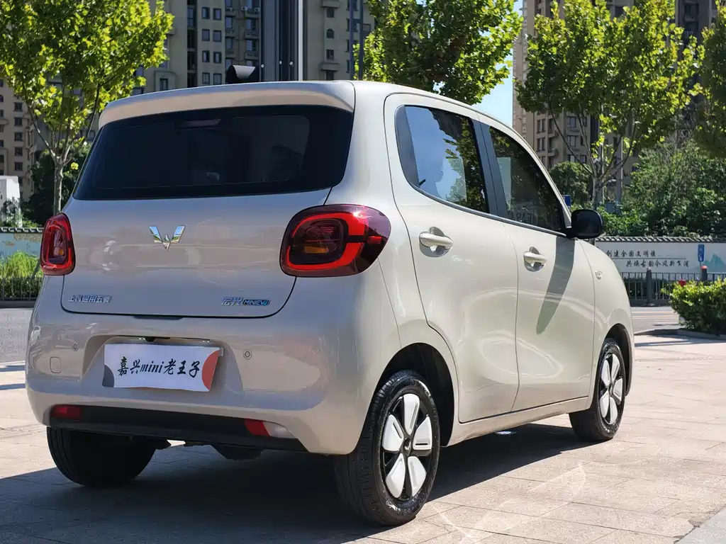 Wuling MINIEV — миниатюра 6