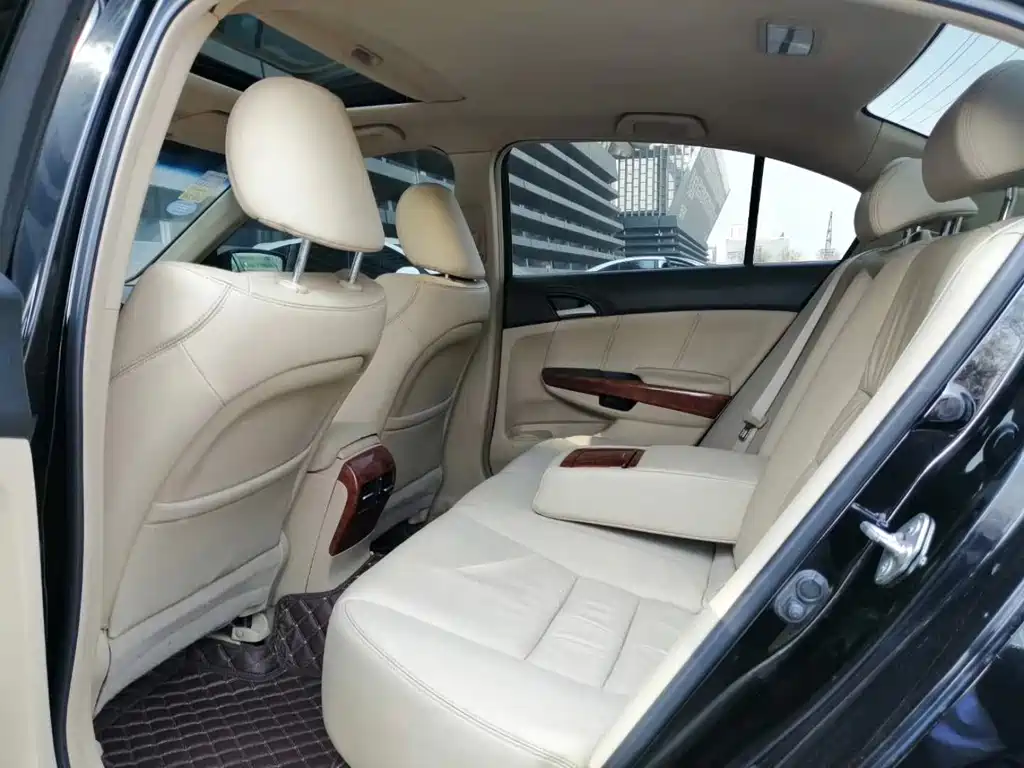 Honda Accord — миниатюра 6