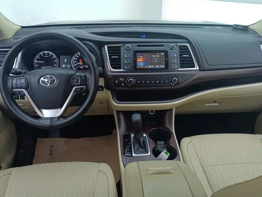 TOYOTA HIGHLANDER