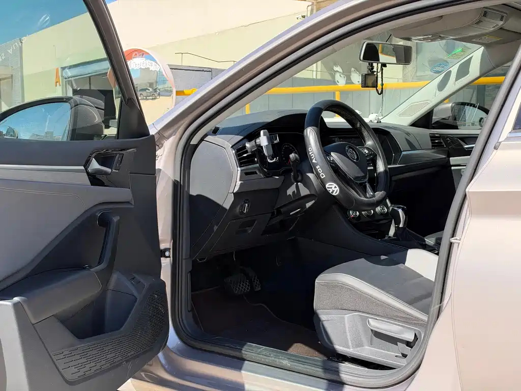Volkswagen Sagitar — миниатюра 5