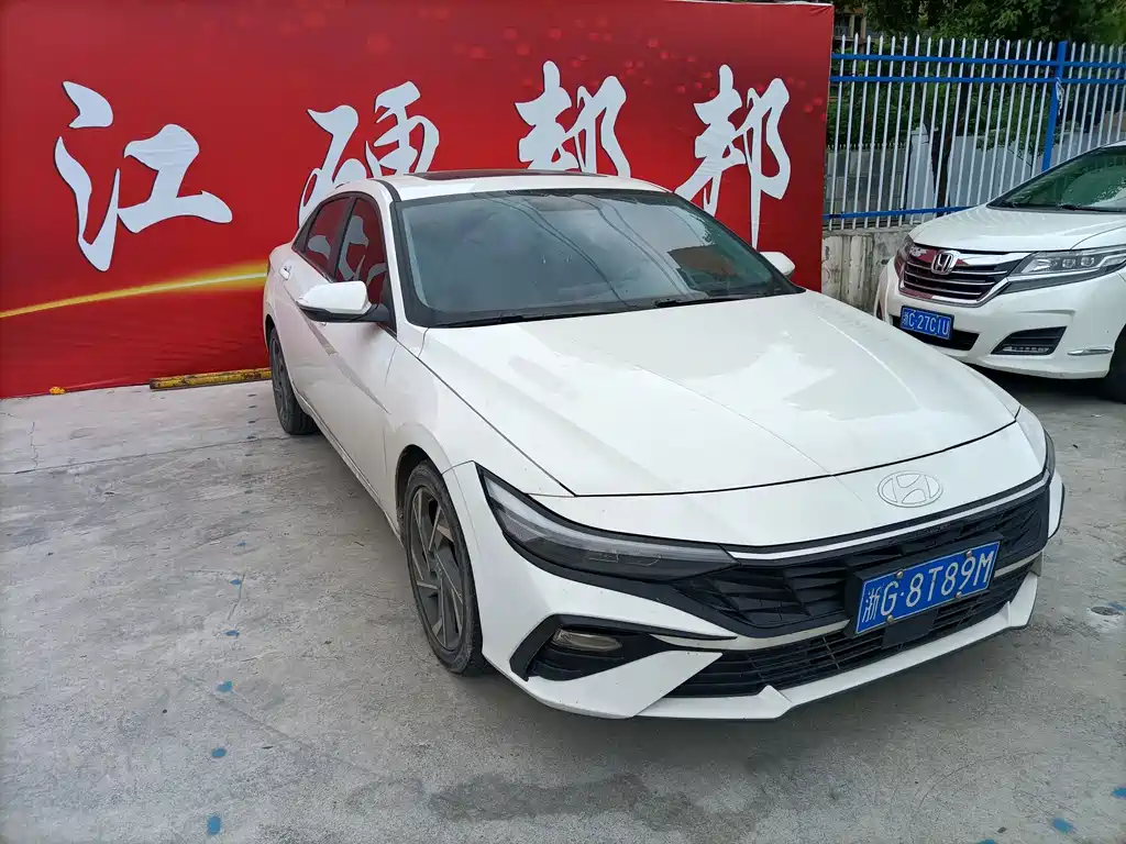 Hyundai Elantra — миниатюра 5