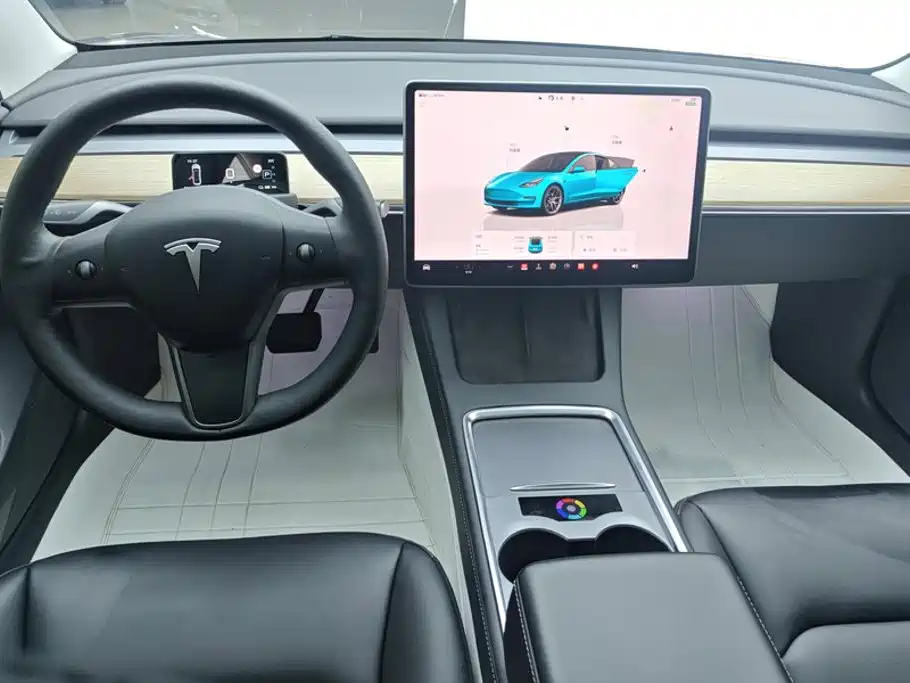 Tesla Model 3 — миниатюра 12