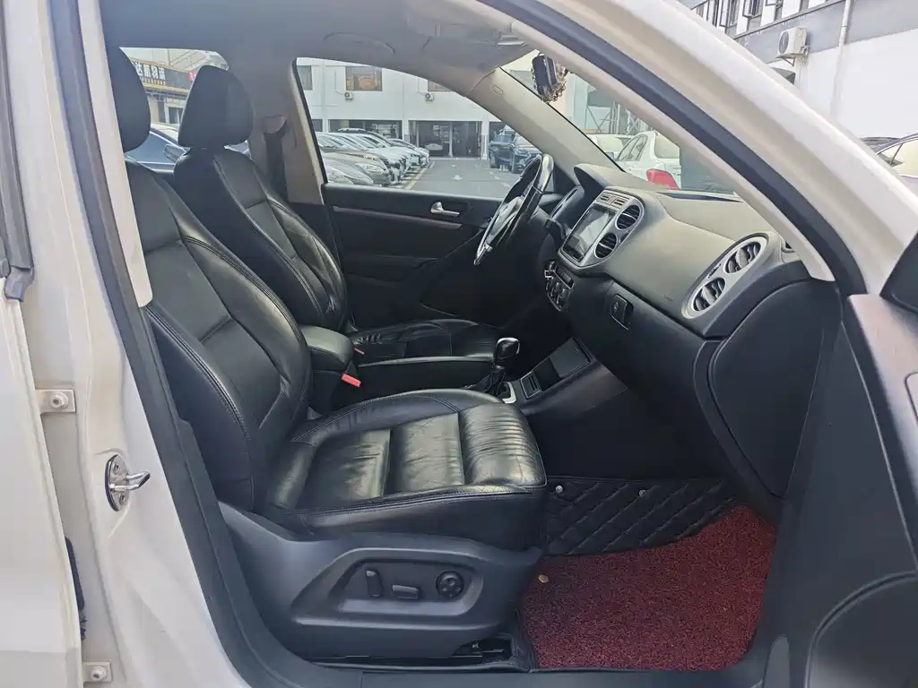 Volkswagen Tiguan — миниатюра 12