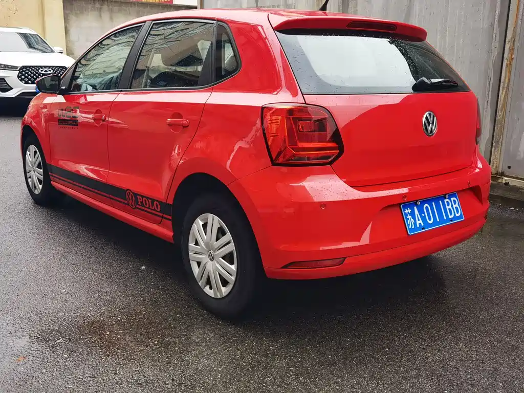 Volkswagen Polo 2016 1.4L MT