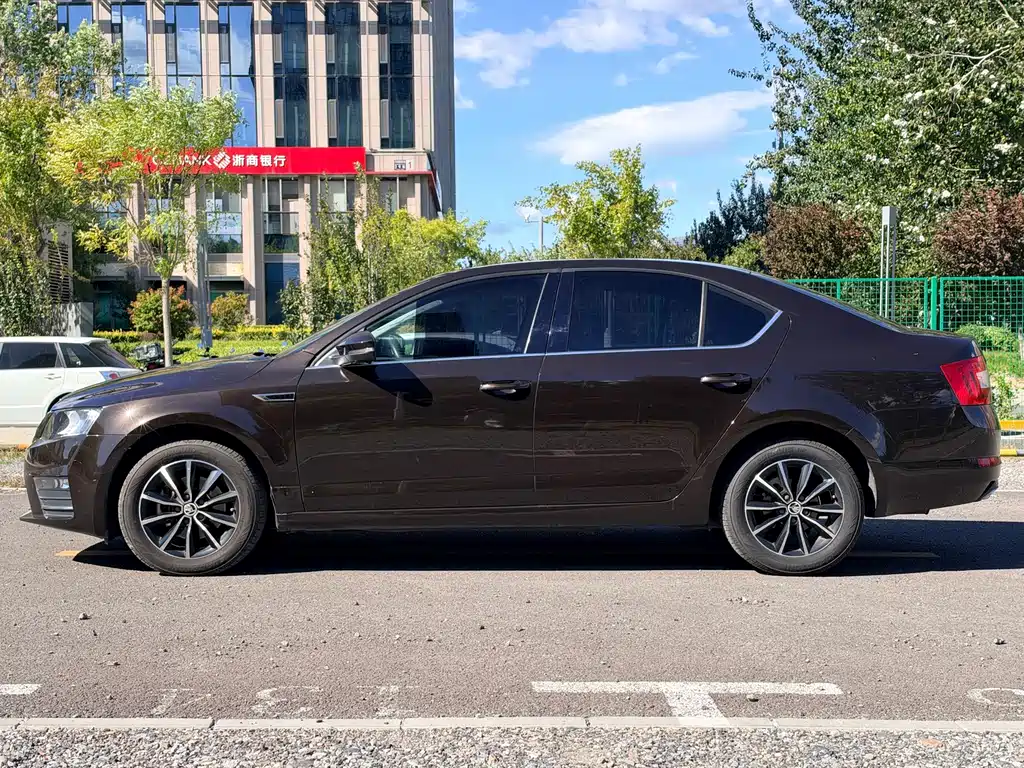 Skoda Octavia — миниатюра 8