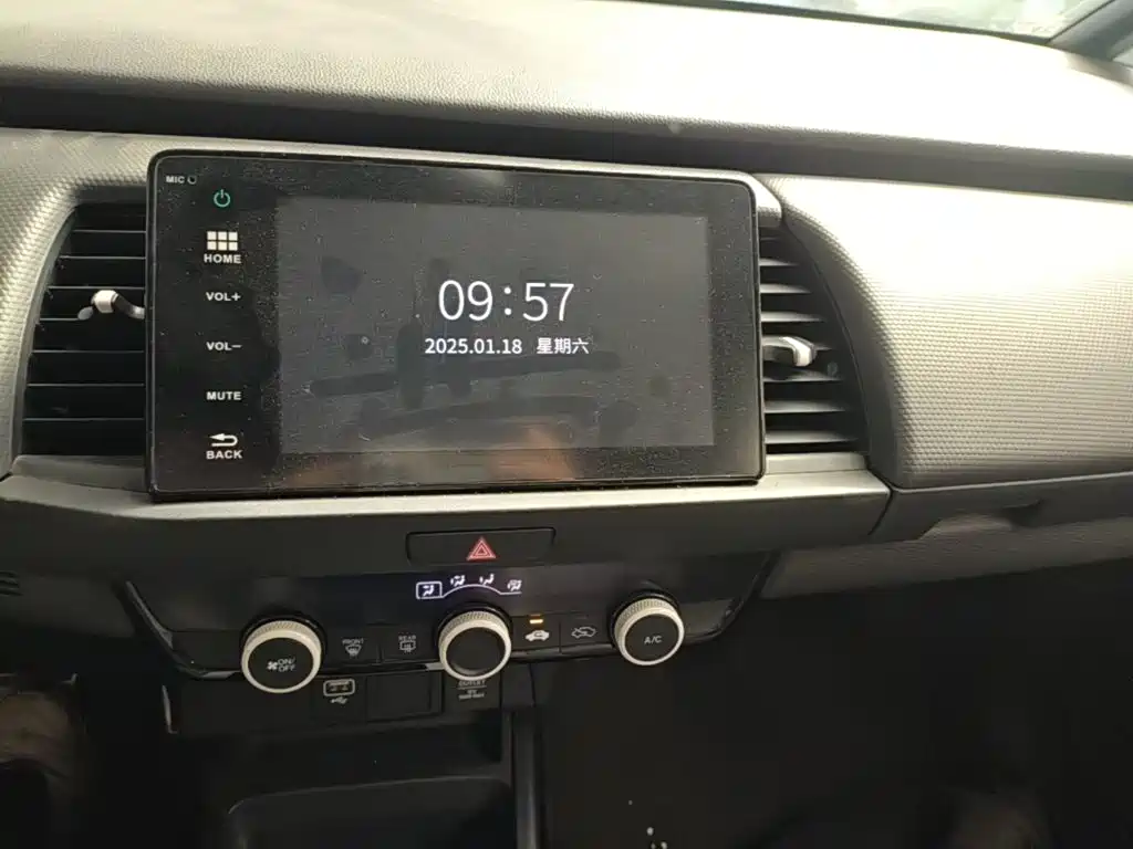 Honda Fit — миниатюра 13