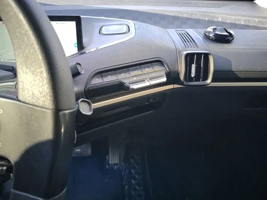 Baojun KiWi EV — миниатюра 13