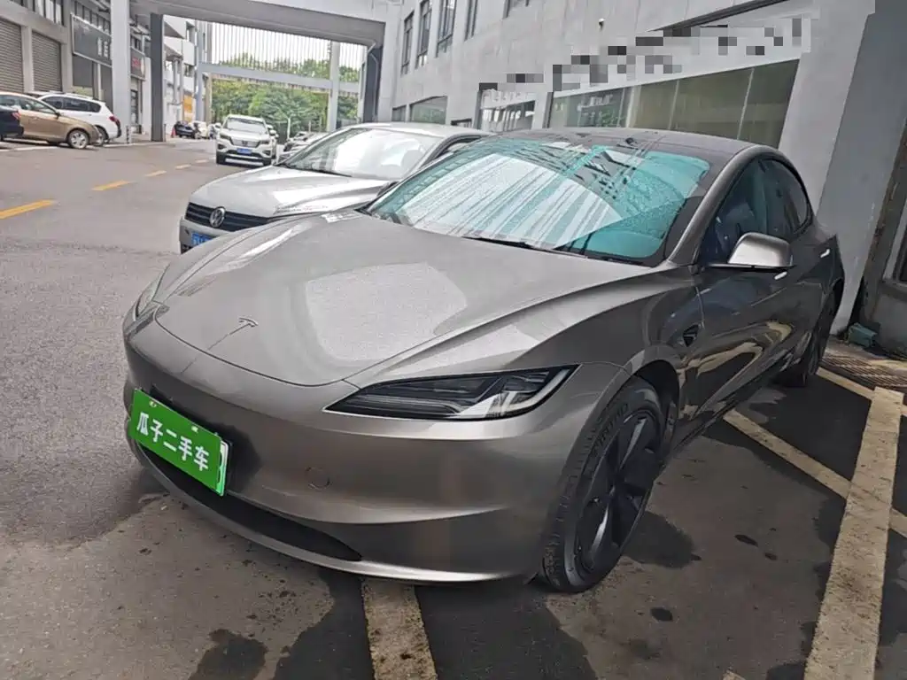 Tesla Model 3 — миниатюра 2