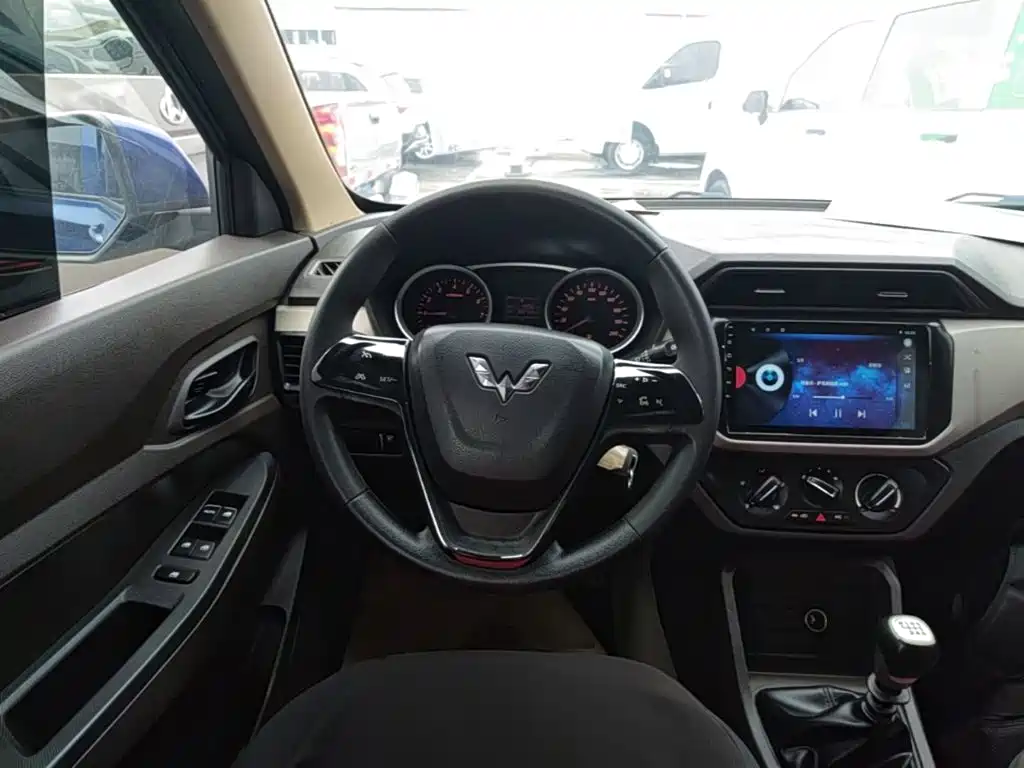 Wuling Hongguang — миниатюра 11
