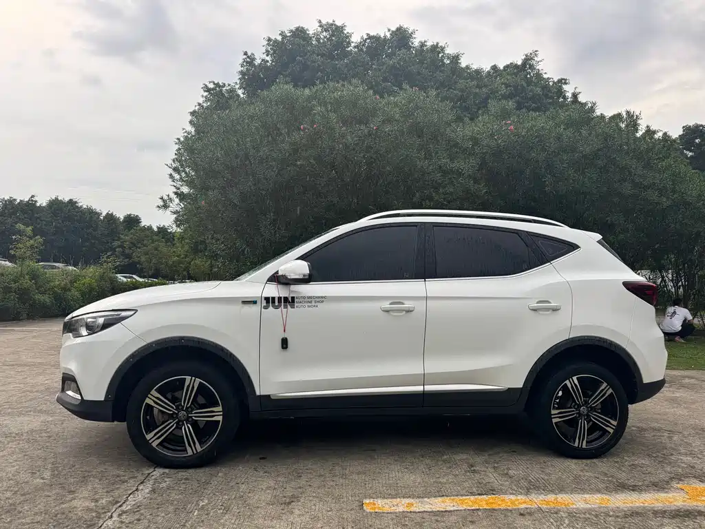 MG  ZS
