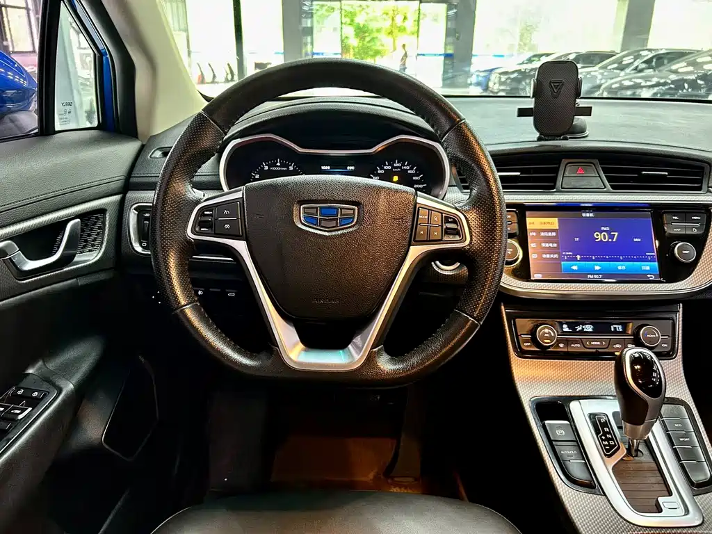 Geely Emgrand GS — миниатюра 11