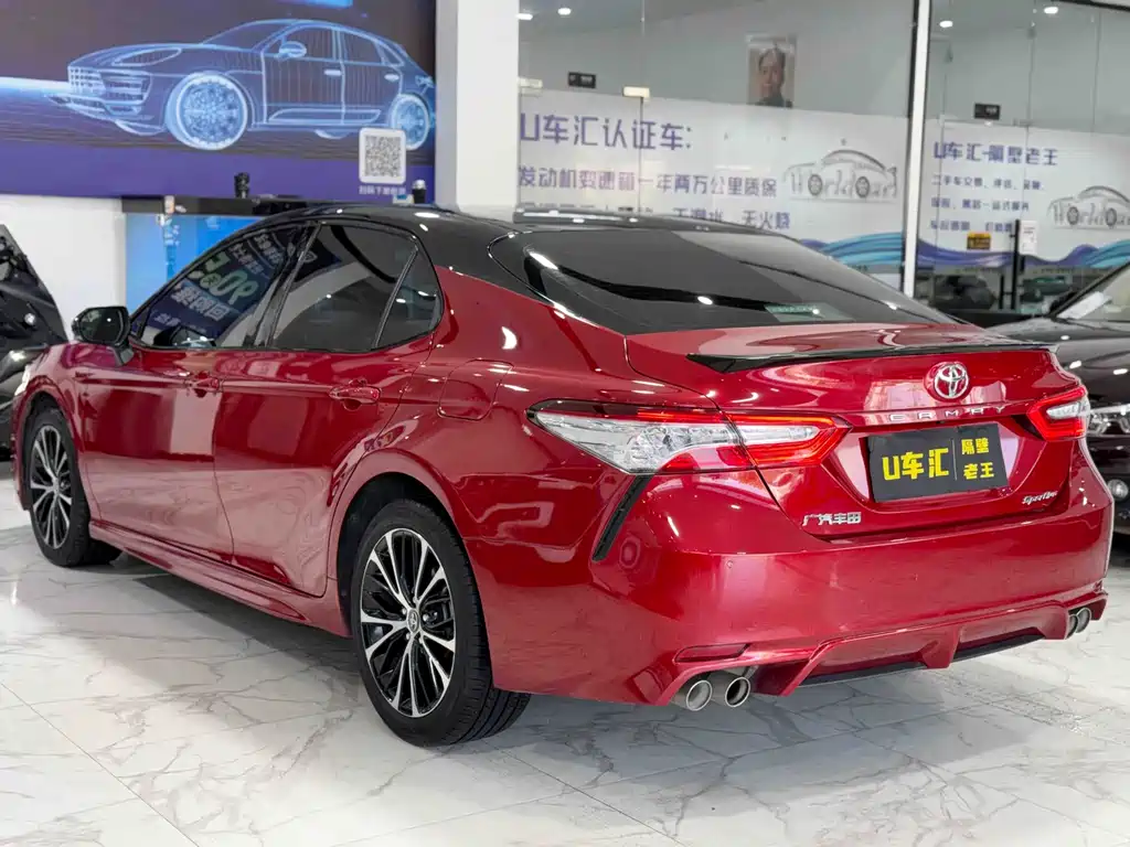 Toyota Camry — миниатюра 9