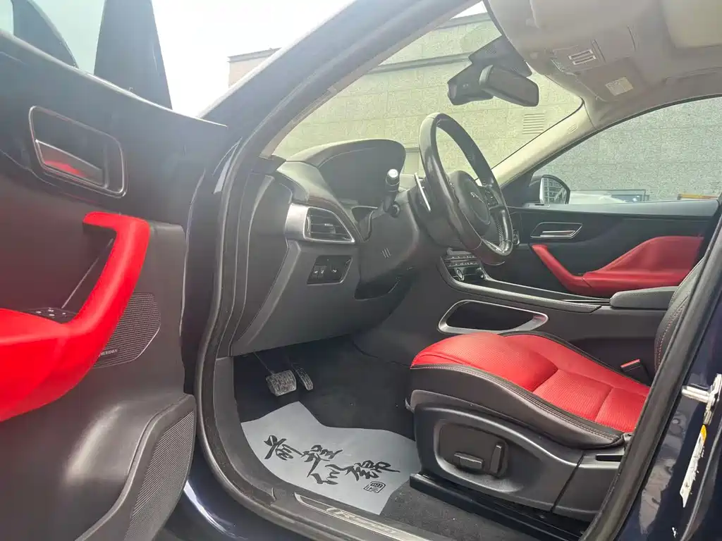 Jaguar F-Pace 2018 2.0T R-Sport Sport
