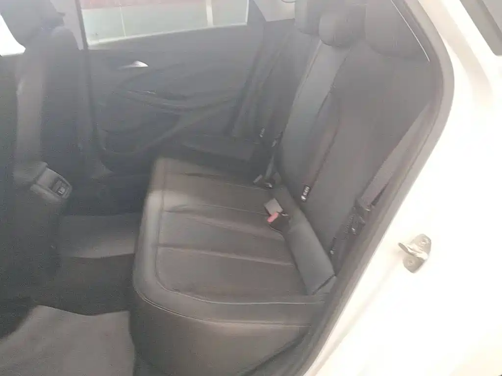 Buick Verano — миниатюра 17