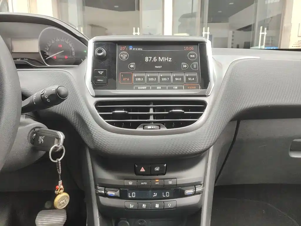 Peugeot 2008 — миниатюра 13