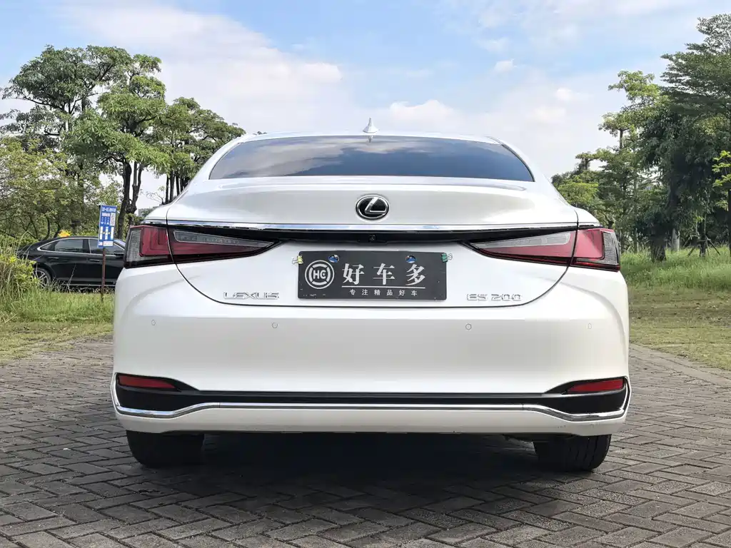 Lexus ES — миниатюра 5