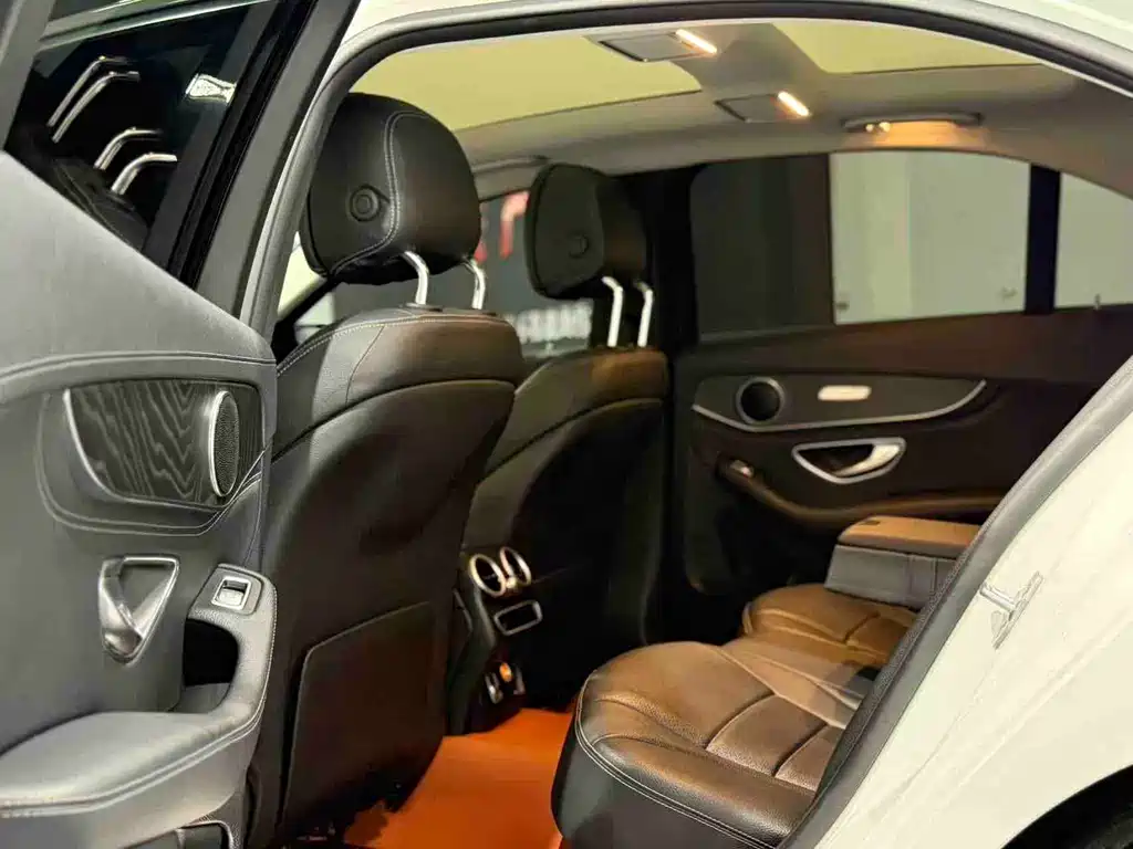 Mercedes-Benz C-Class — миниатюра 9