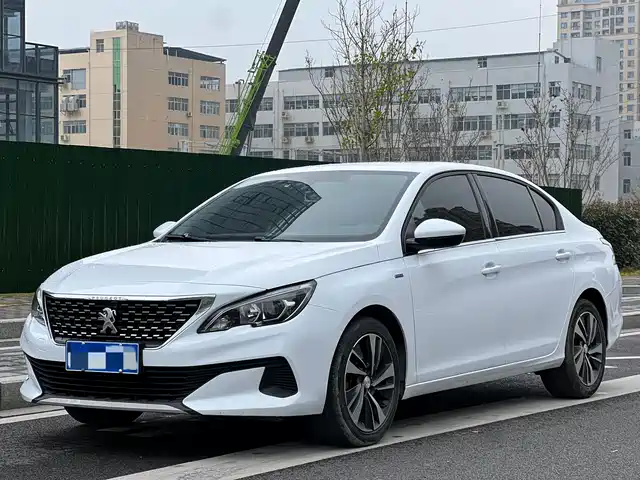 PEUGEOT 408