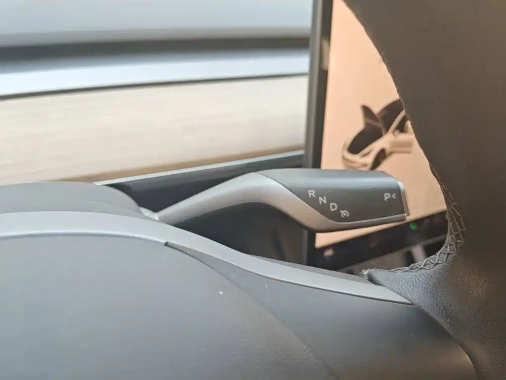 Tesla Model 3 — миниатюра 14