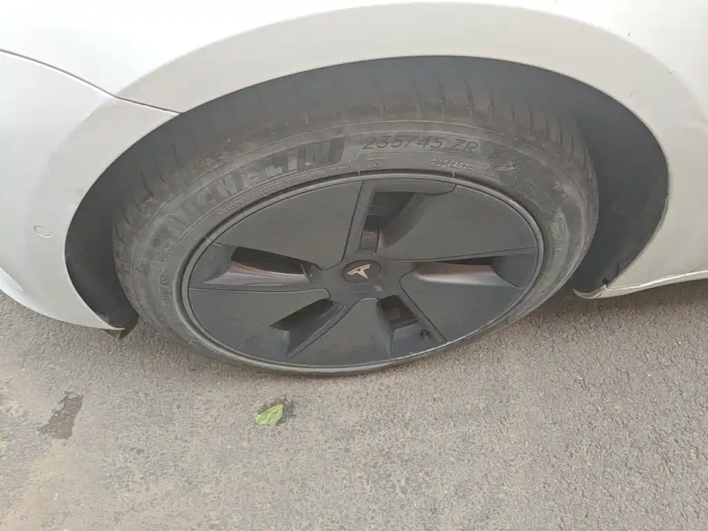 Tesla Model 3 — миниатюра 23