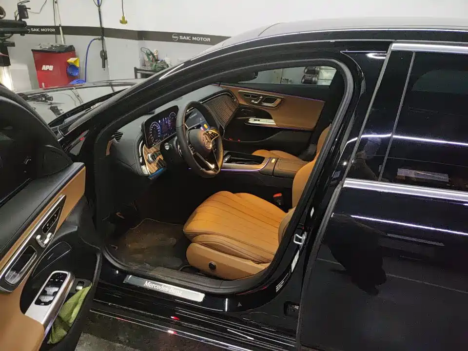 Mercedes-Benz E-Class — миниатюра 7