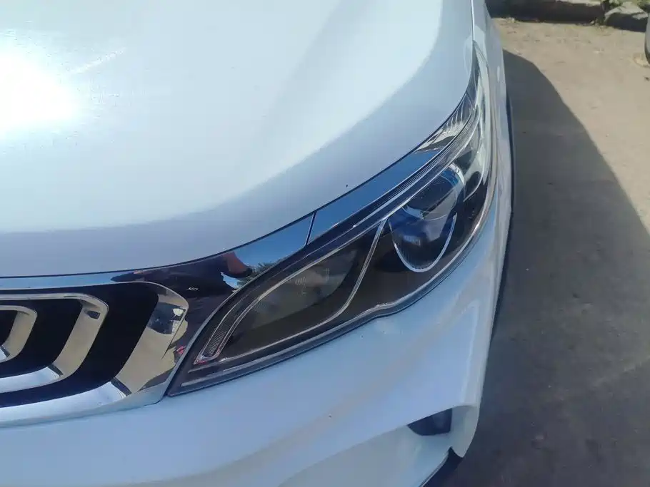 Geely Vision X3 — миниатюра 5