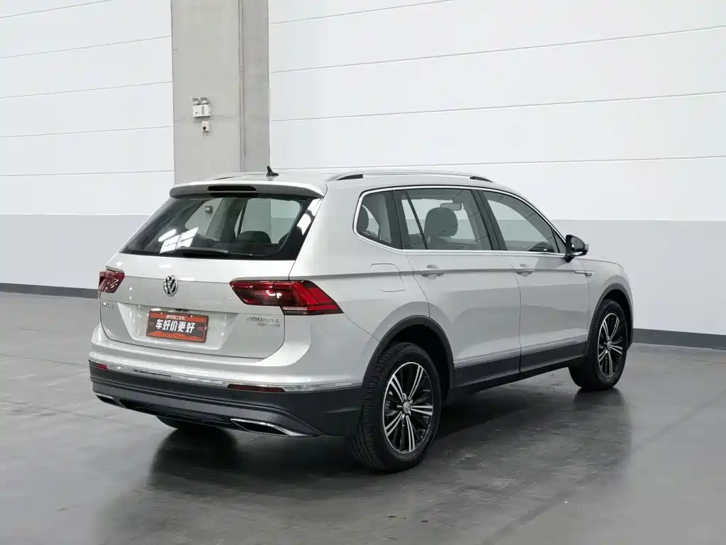 Volkswagen Tiguan L — миниатюра 2