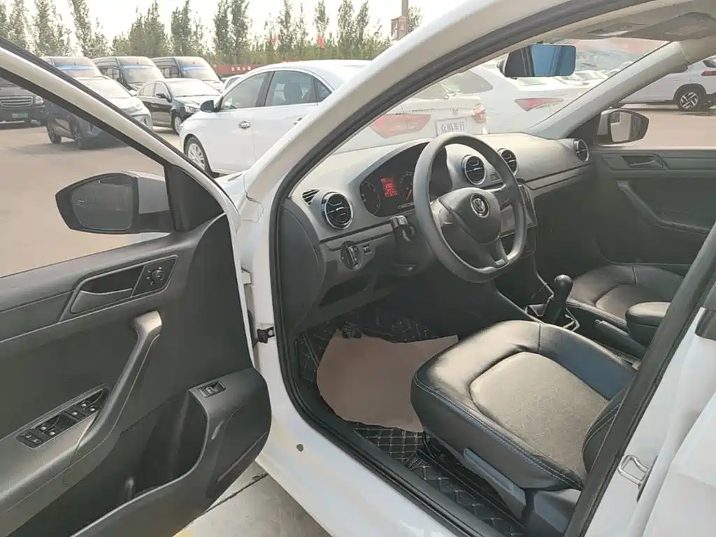 Volkswagen Jetta — миниатюра 16