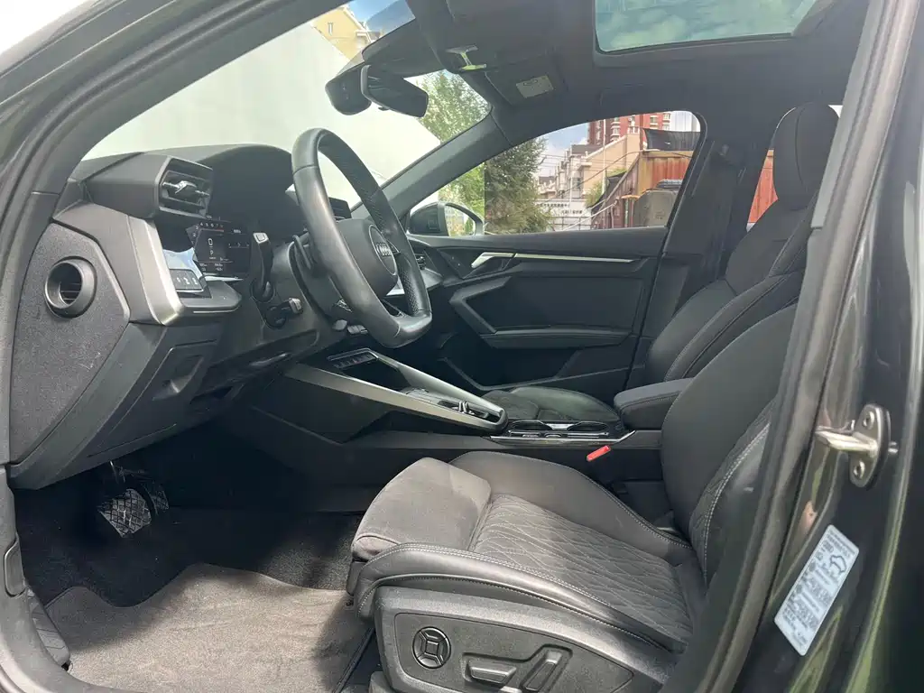 Audi A3 A3L Limousine 35 TFSI Luxury Sport Type, фото 4